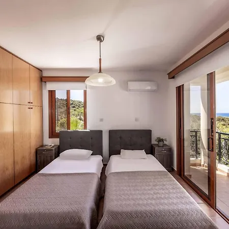 Korona Villa